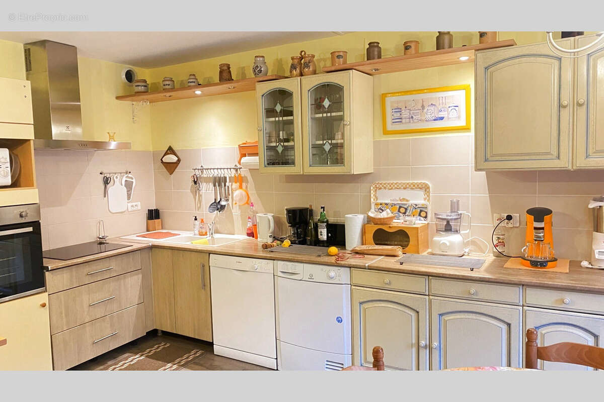 Bel appartement type T3 entièrement meublé à 2 pas des thermes d'Amélie les Bains. Idéal investisseurs ! - photo 5