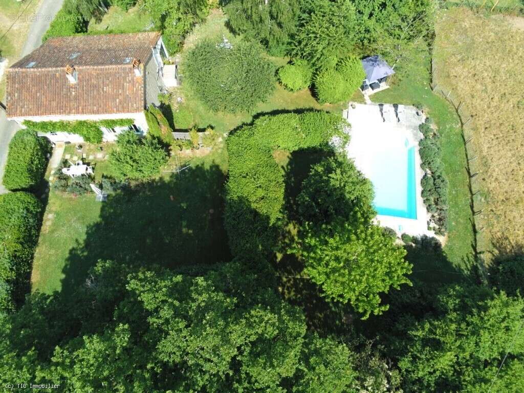 Maison à NANTEUIL-EN-VALLEE