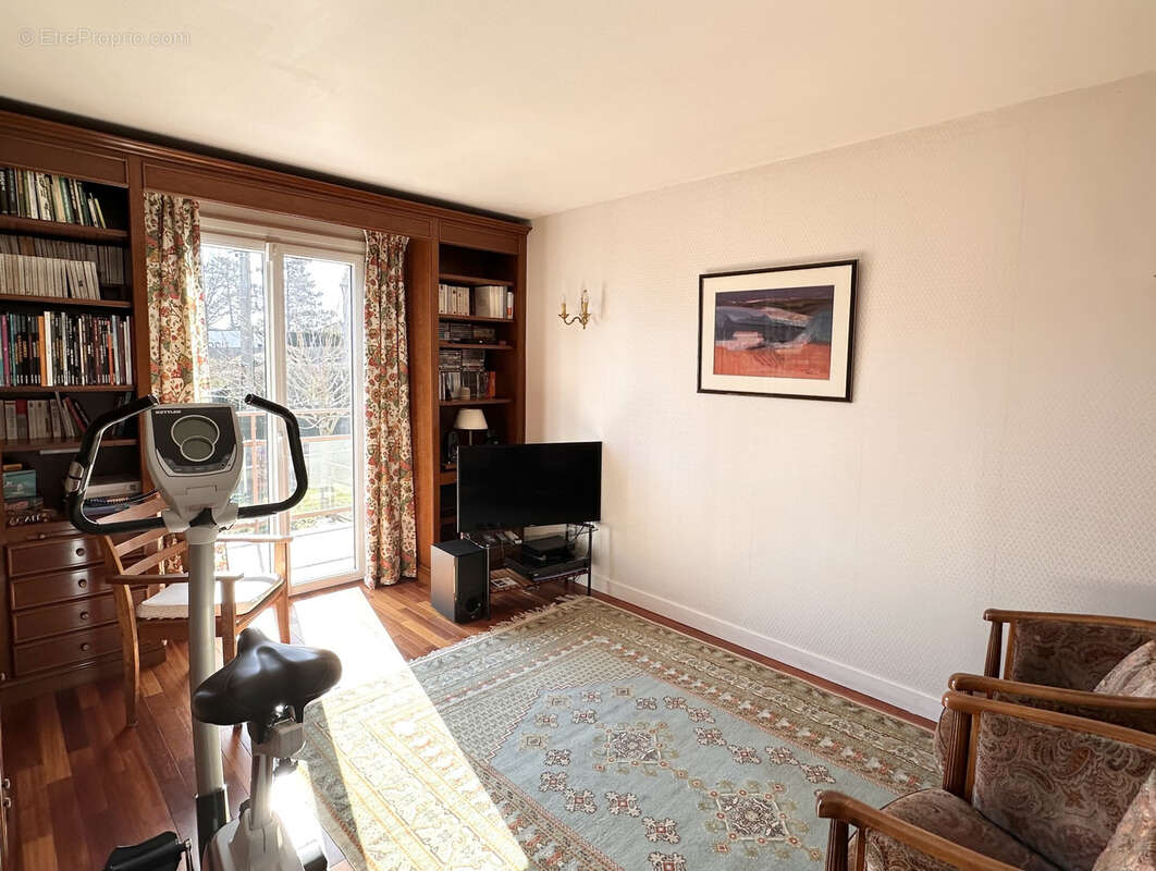 Maison à SAINT-GENIS-LES-OLLIERES