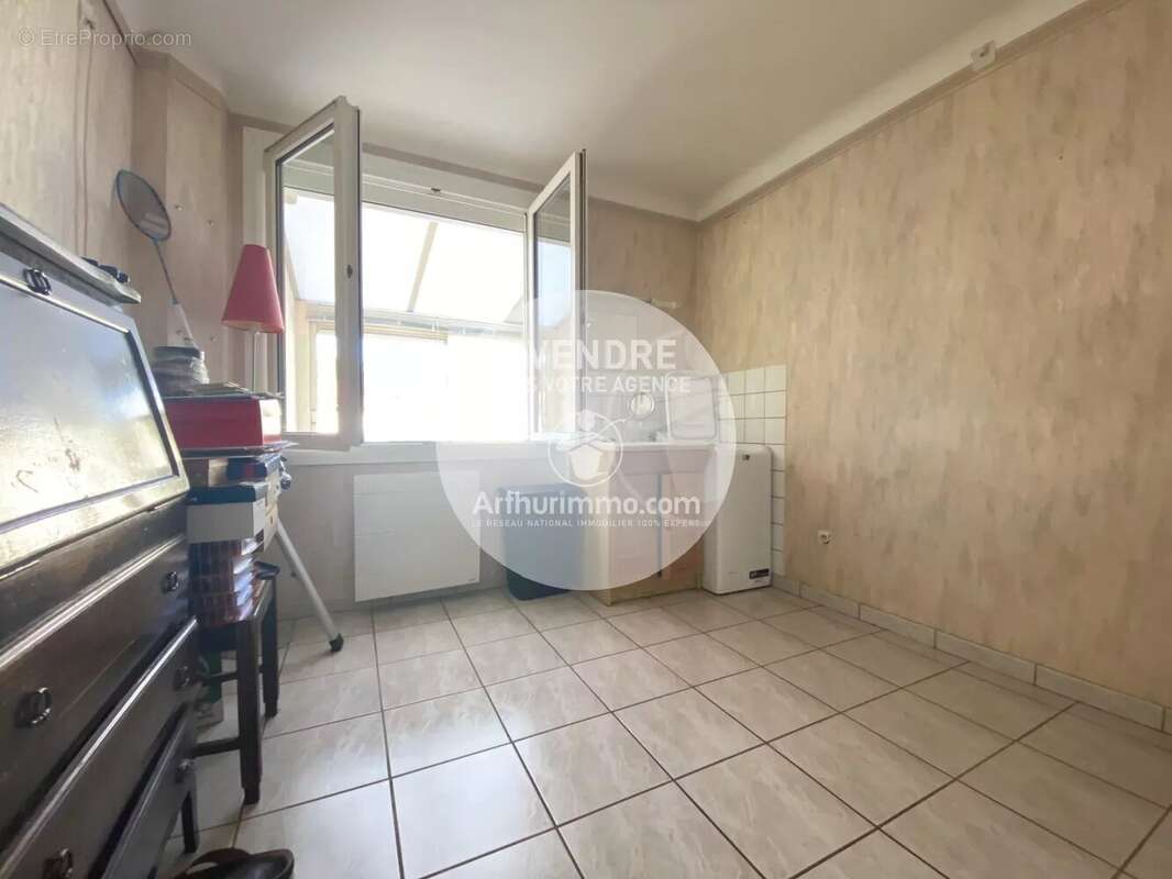 Maison de 120 m2, 5 garages sur terrain clos de plus de 1000 m² - photo 11