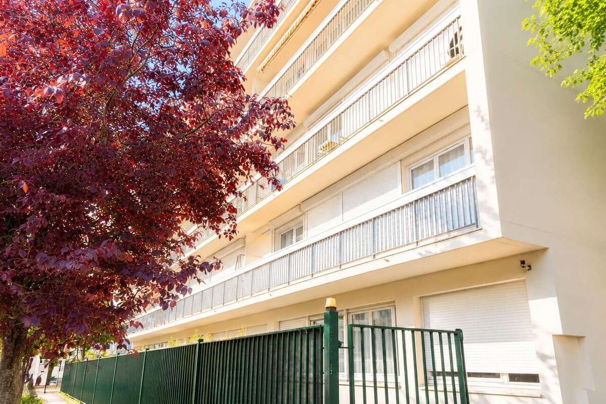 Appartement à SAINT-MAUR-DES-FOSSES