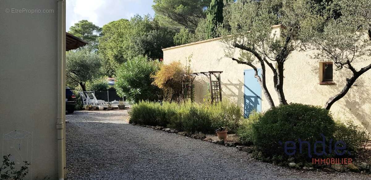 Maison à LORGUES