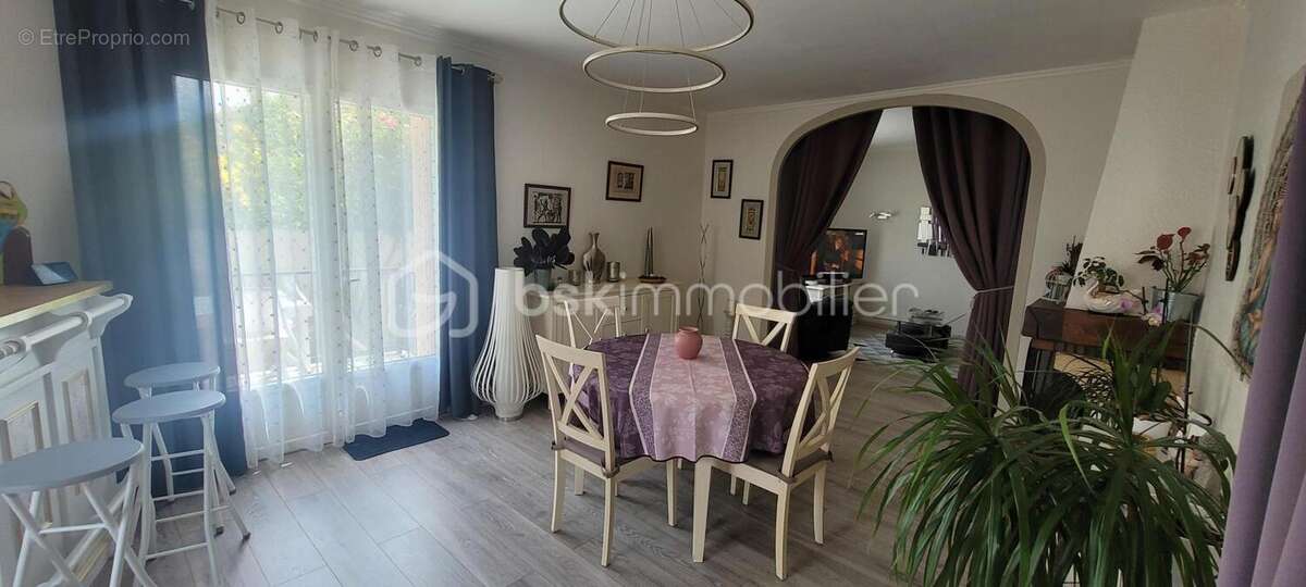 Maison à BEAUNE-LA-ROLANDE