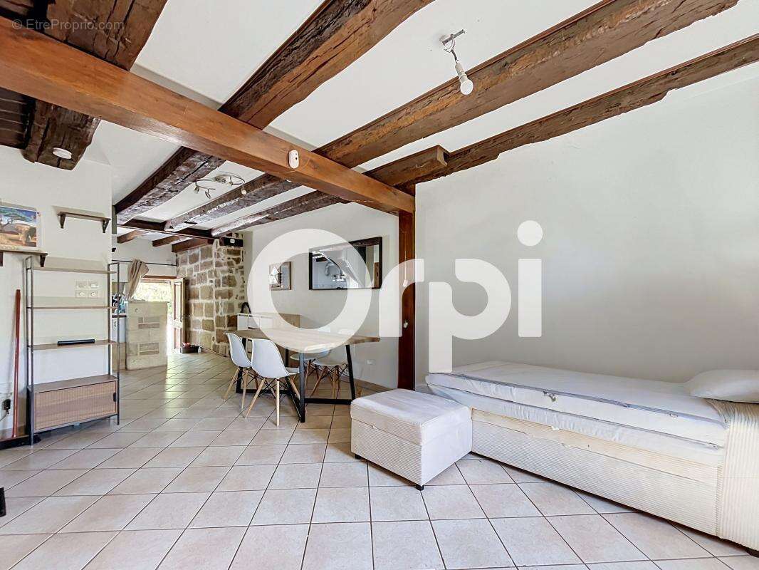 À VENDRE ! Maison de charme en pierre – Bourg d'Ussac (19270) - photo 2