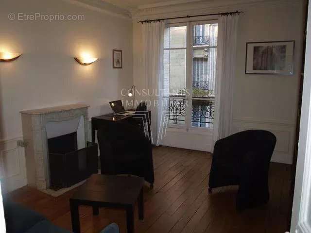 Appartement à PARIS-14E