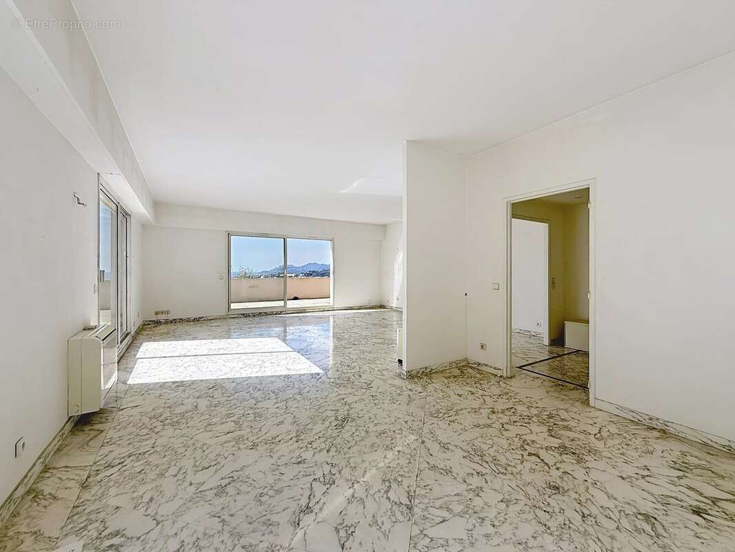 Appartement à LE CANNET