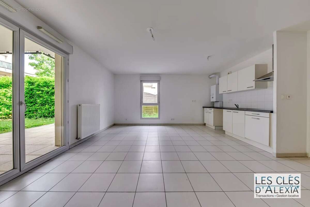 Appartement à DECINES-CHARPIEU
