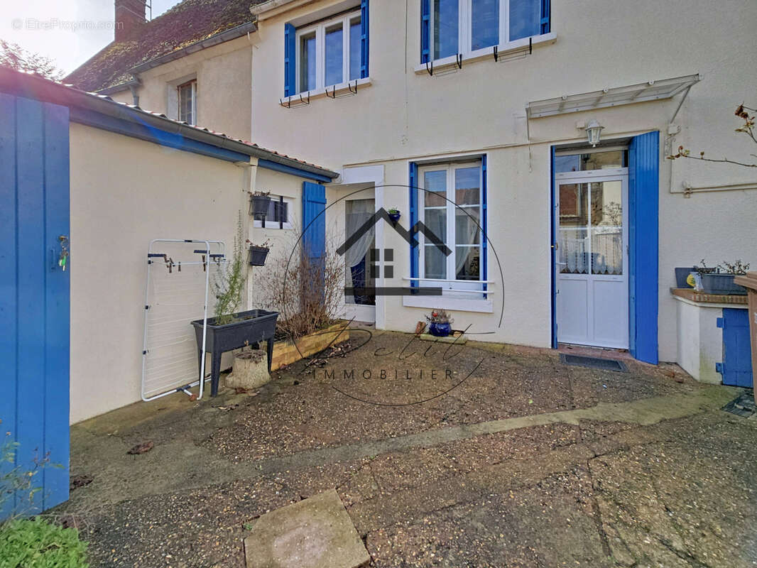 Maison à BURY