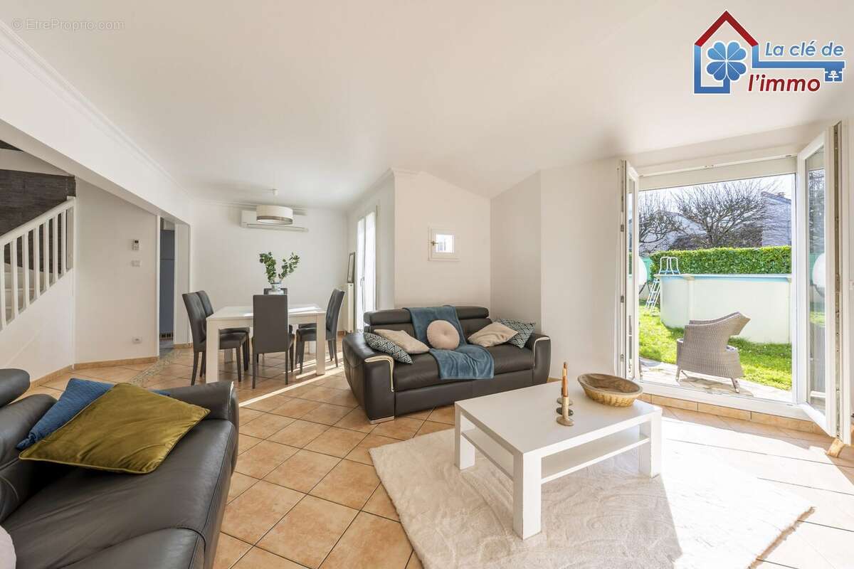 Maison à MOISSY-CRAMAYEL