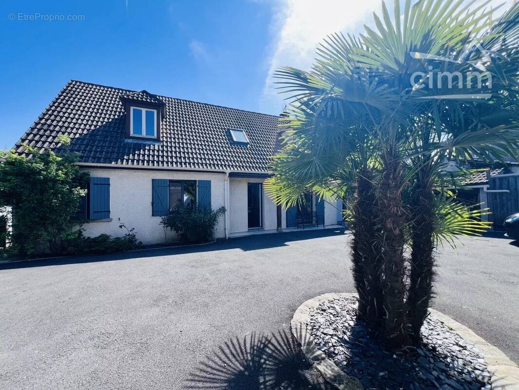 Maison à SAINT-LEU-D&#039;ESSERENT