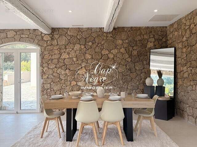 Maison à PLAN-DE-LA-TOUR