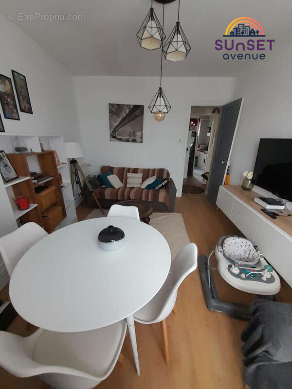 Appartement à VAUJOURS