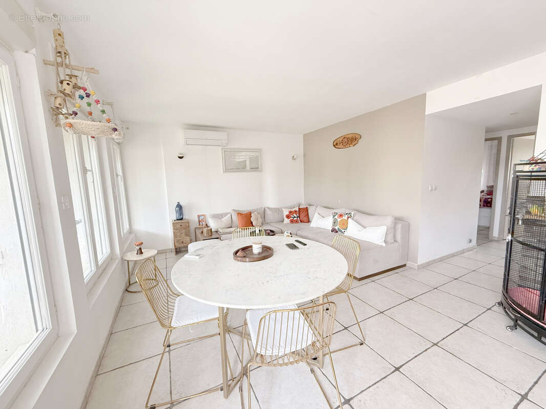 Appartement à LUNEL