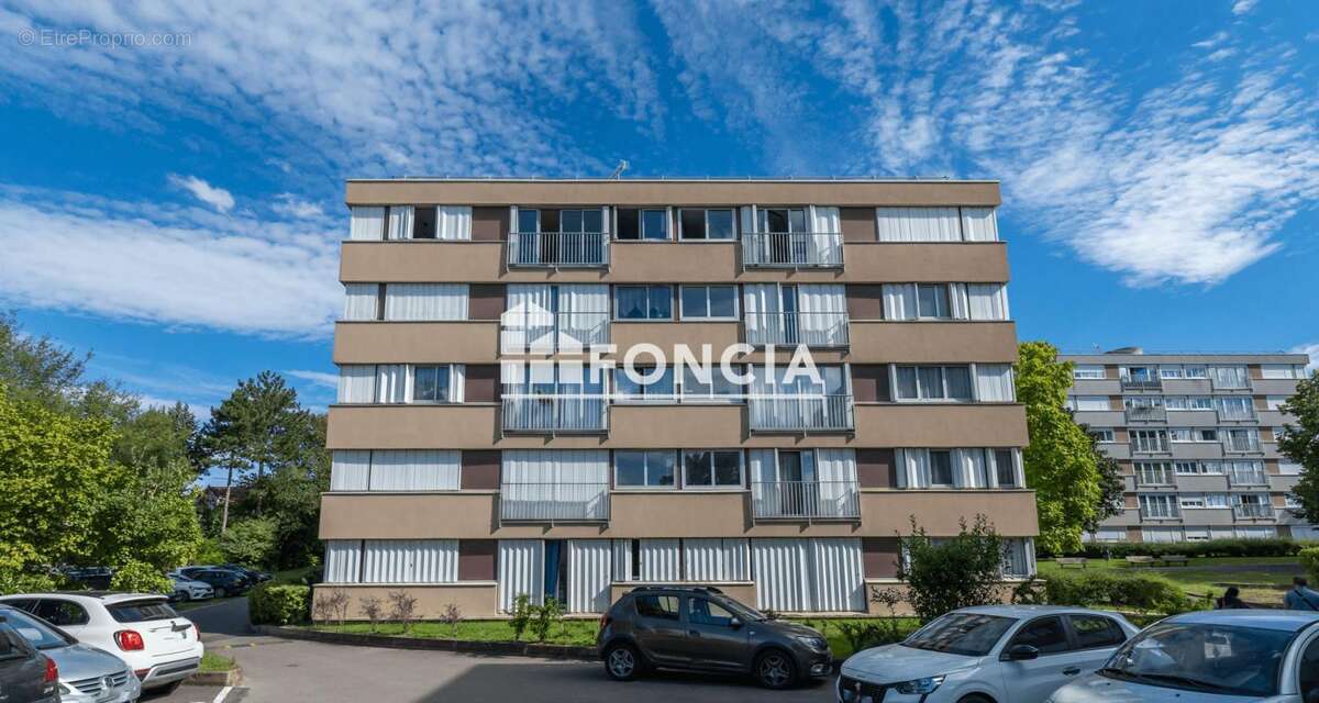 Appartement à NANTERRE