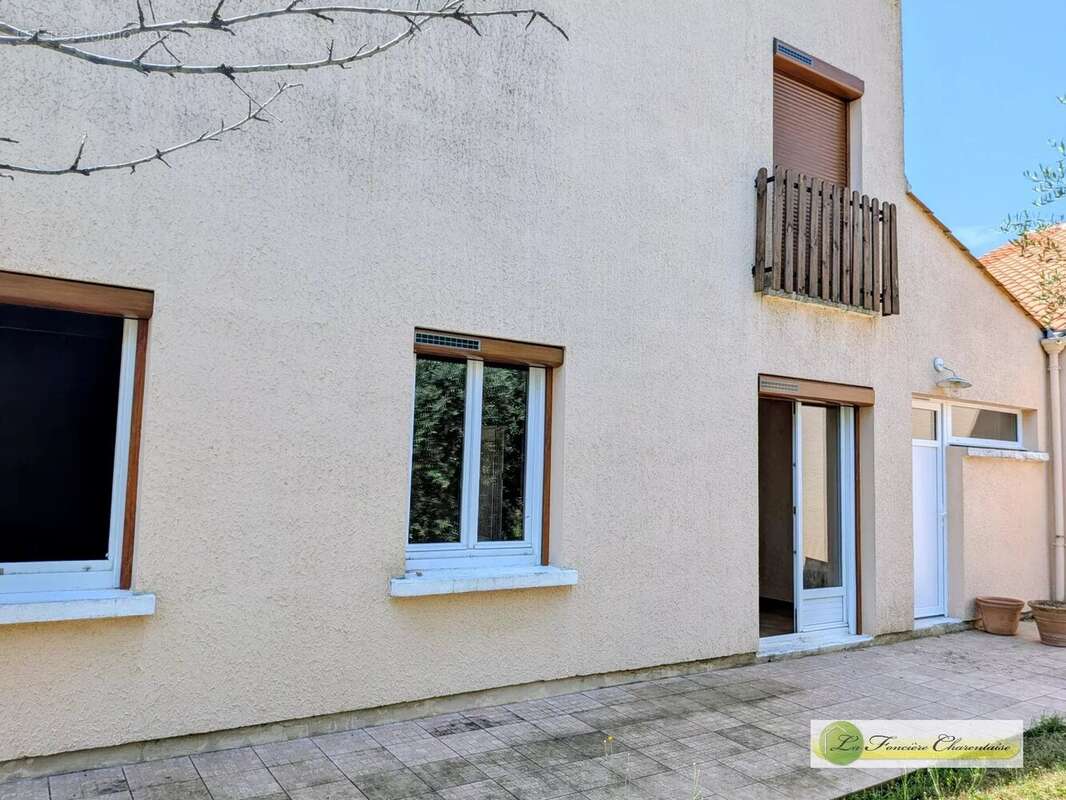 Maison à L'ISLE-D'ESPAGNAC
