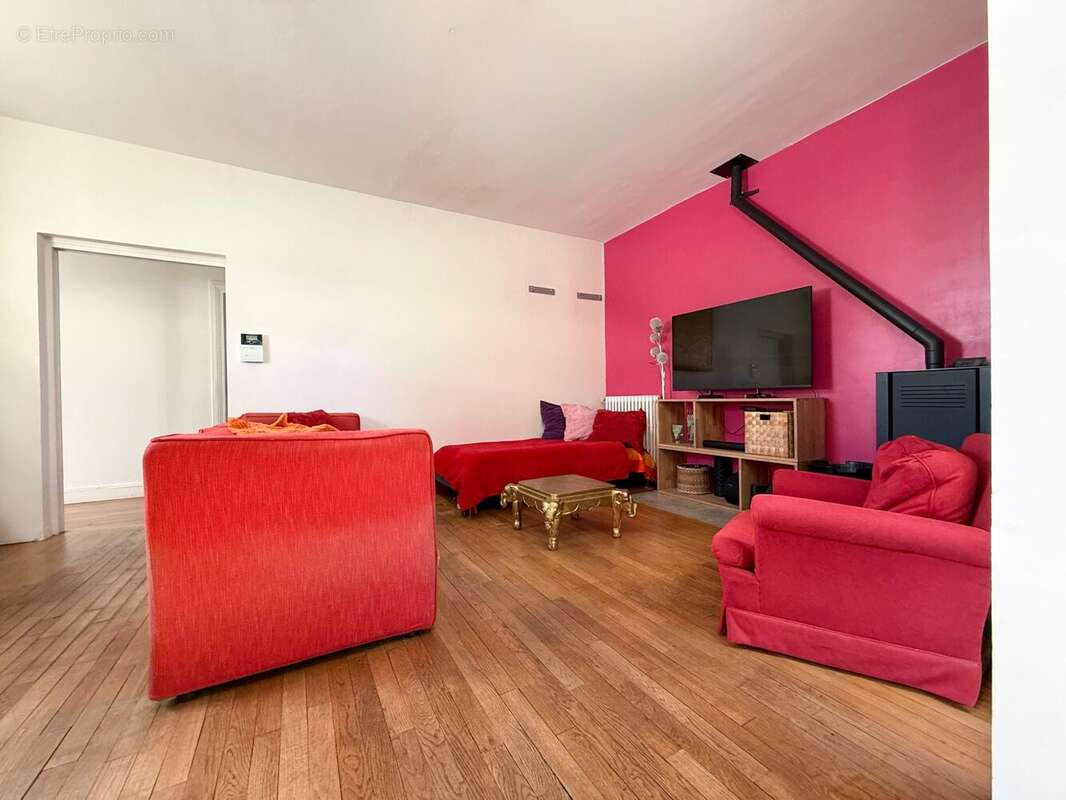 Maison à VERRIERES-LE-BUISSON