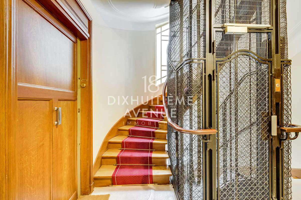 Appartement à PARIS-18E
