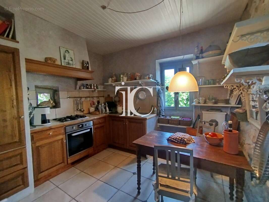 Exclusivité  authentique maison de hameau en pierre avec deux jardins attenants * car port * 10 minuters des commodites * - photo 8