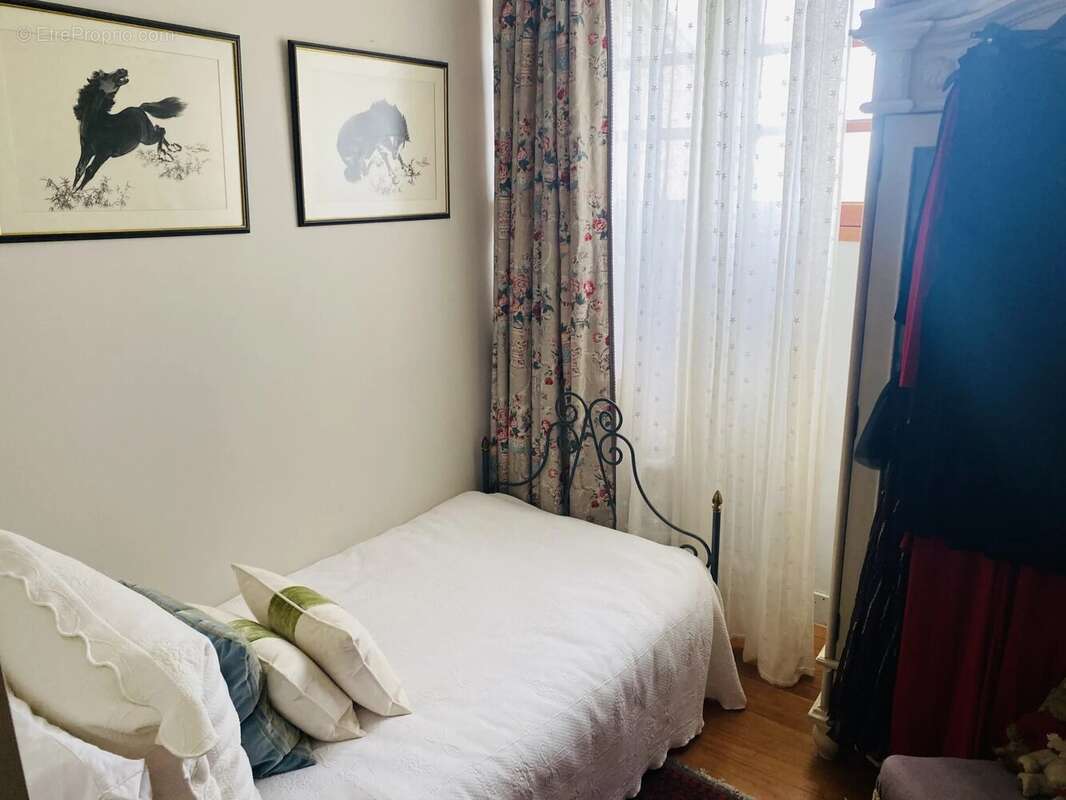 Maison à VILLEBOIS-LAVALETTE