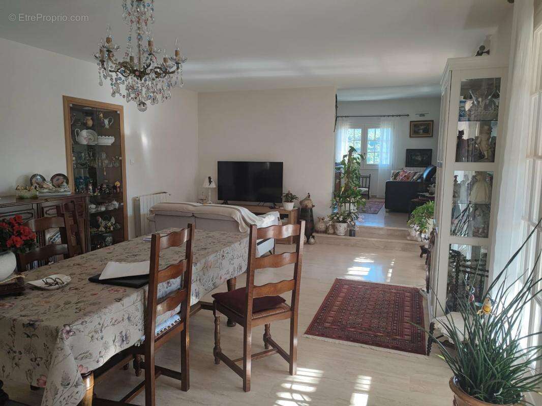 Maison à BAGNOLS-SUR-CEZE