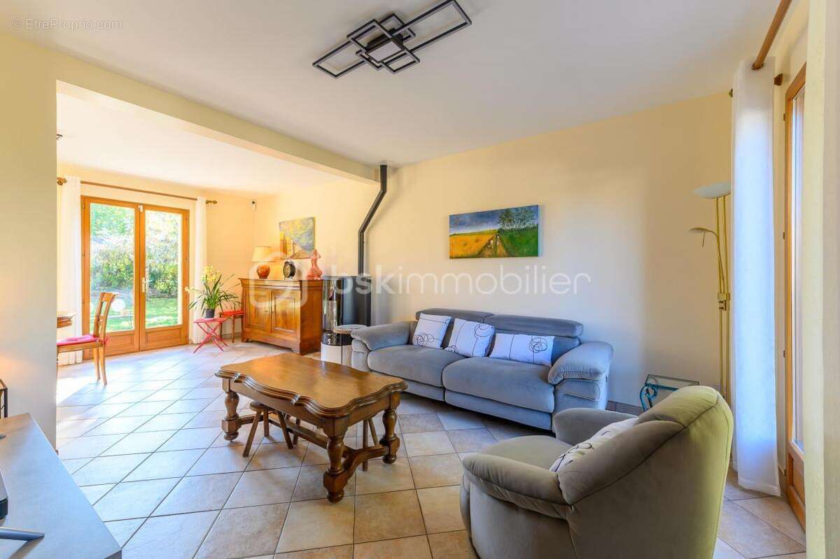 Maison à COUILLY-PONT-AUX-DAMES