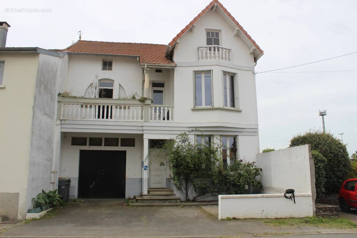 Maison à MONTREJEAU