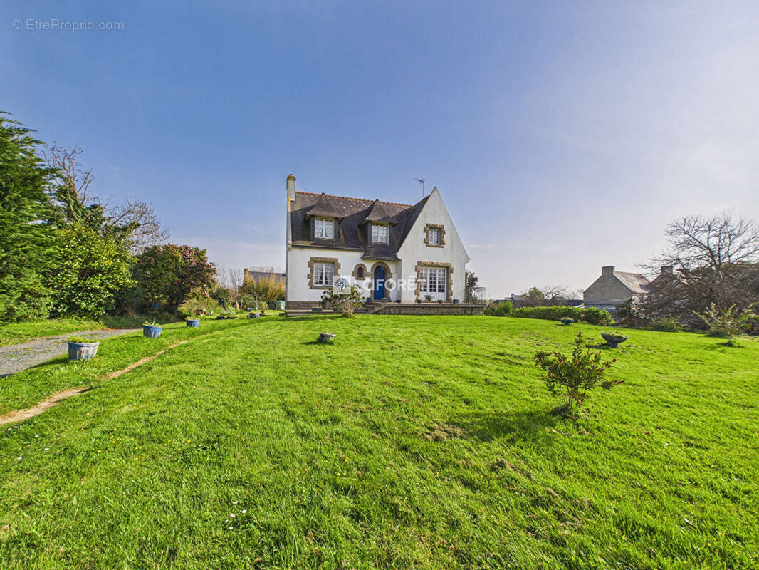 Maison à POULDREUZIC