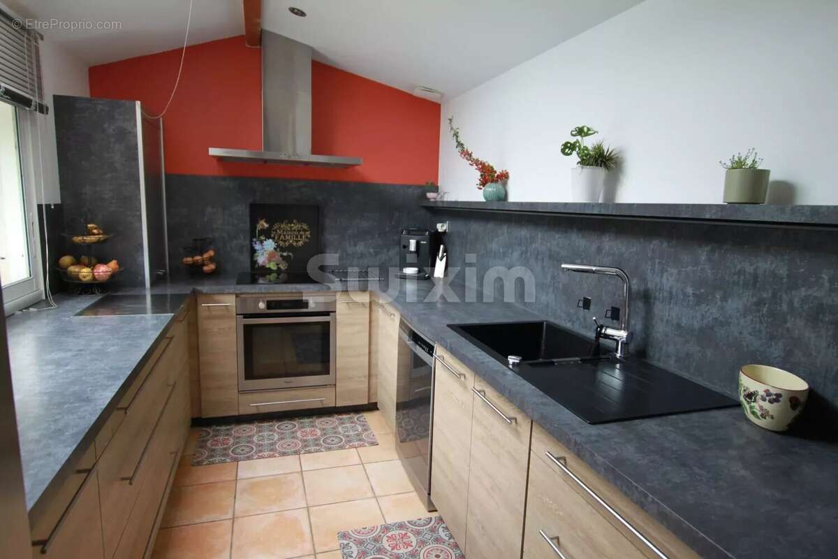 Maison à SAINT-CYR-SUR-LE-RHONE