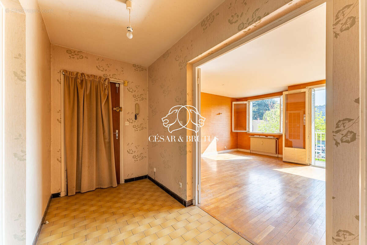 Appartement à OULLINS