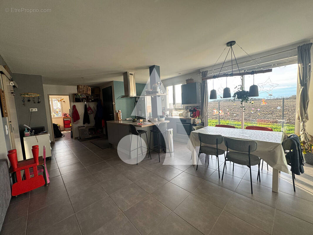 Maison à SALLES-SUR-MER