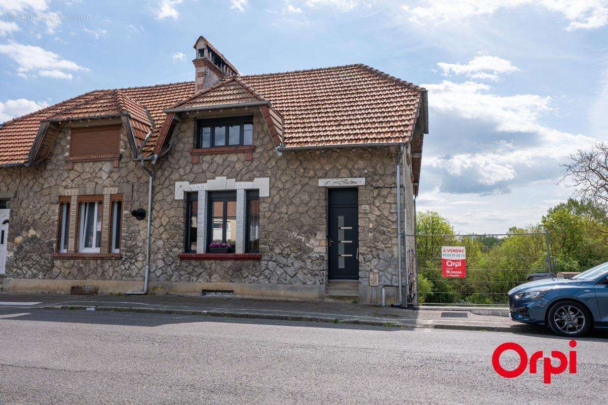 Maison à COUCY-LE-CHATEAU-AUFFRIQUE