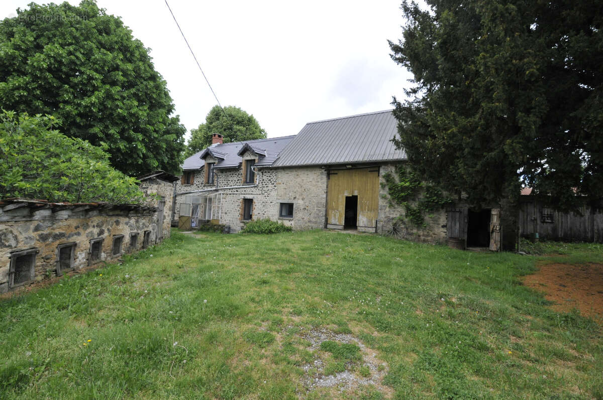 Maison à LA PORCHERIE