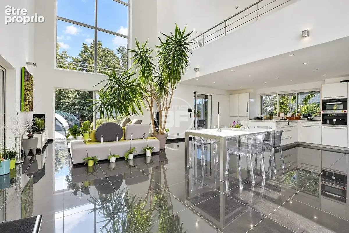Maison 10 pièces 297 m² à vendre à Hegenheim (68220) - photo 2