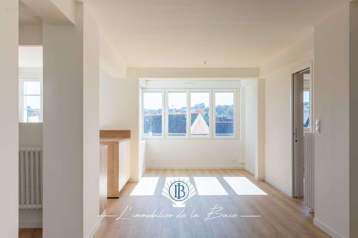 Appartement rénové - Cœur de bourg, Erquy 74 m2 - photo 3