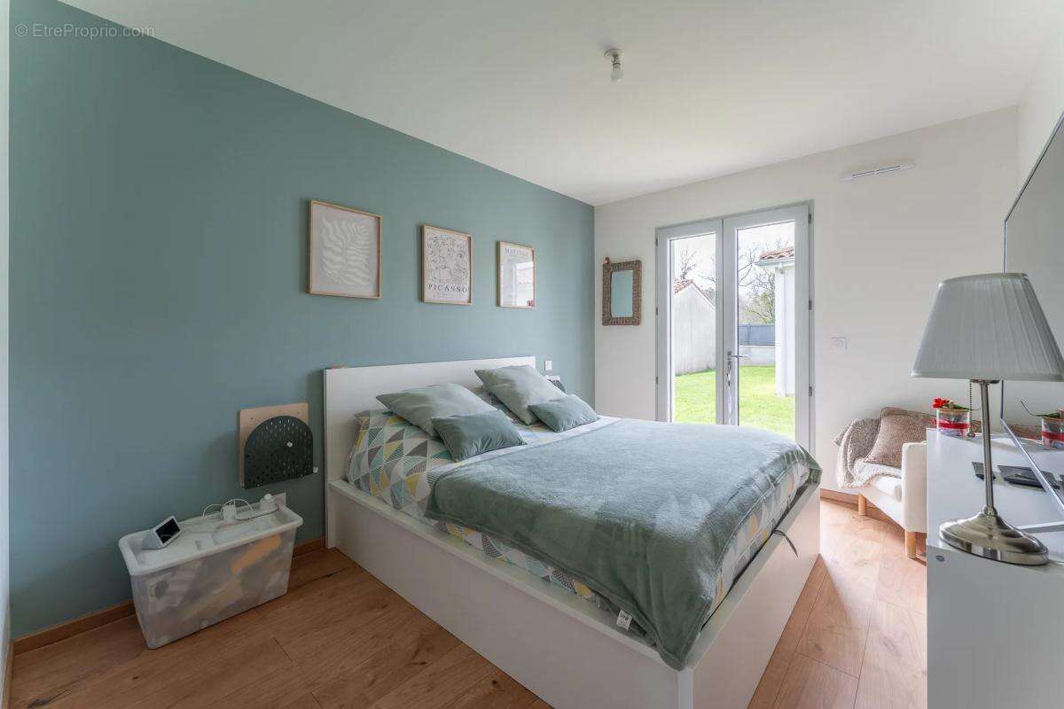 Maison à CAMBLANES-ET-MEYNAC