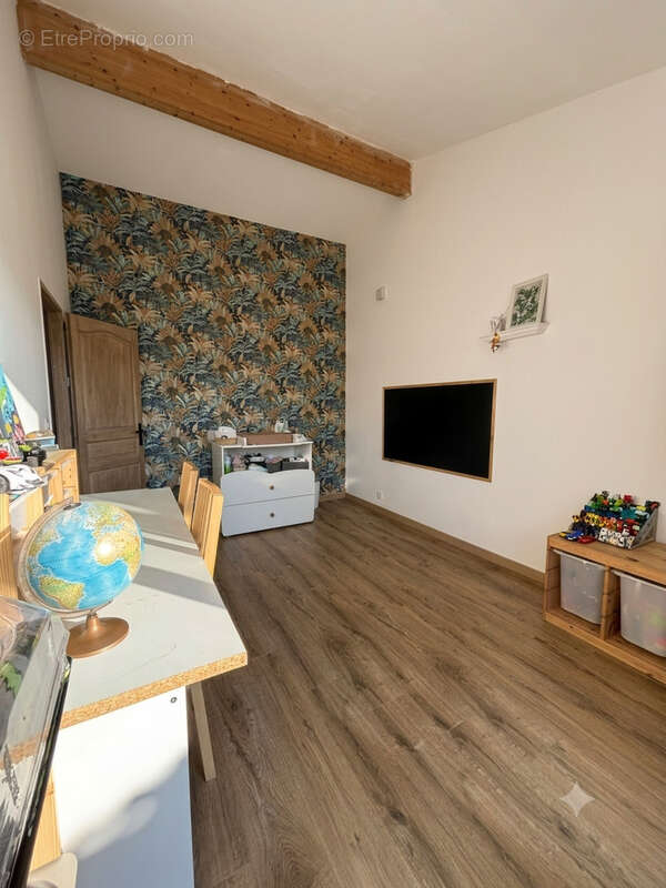 MAISON T5 de 163 M2 avec 823 M2 de terrain - photo 12
