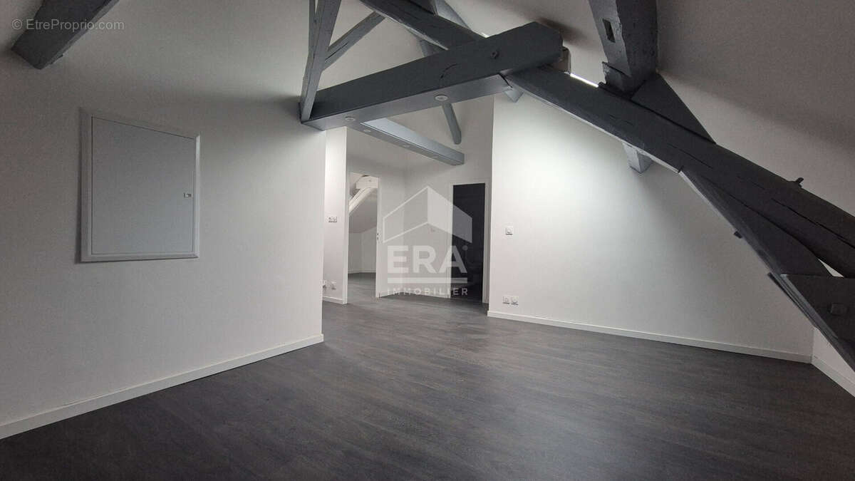 Appartement à GRISY-SUISNES