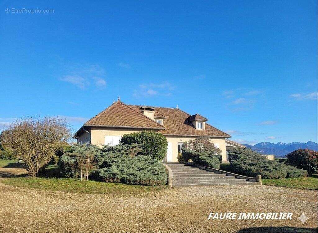 Maison à MONTALIEU-VERCIEU