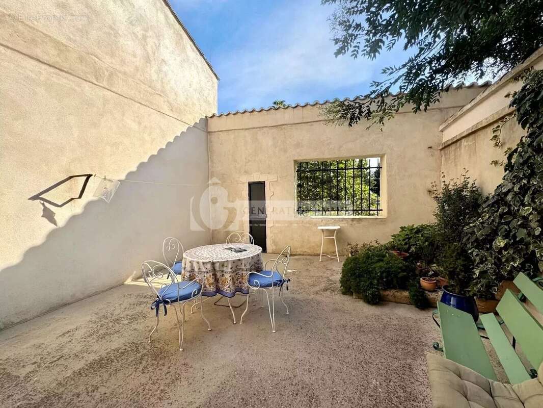 Maison à CHATEAURENARD