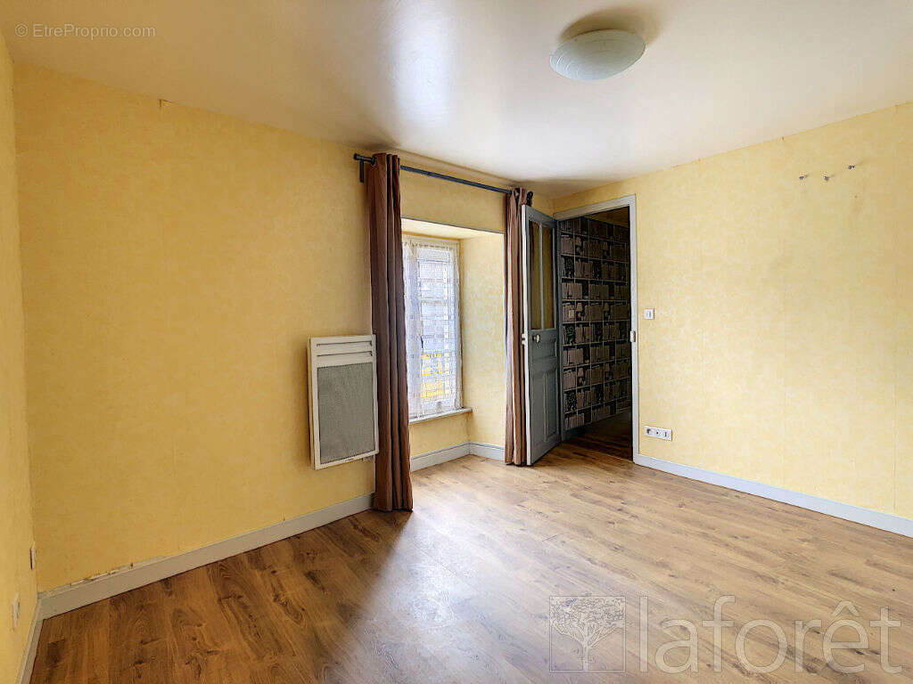 Appartement à LONGEAU-PERCEY