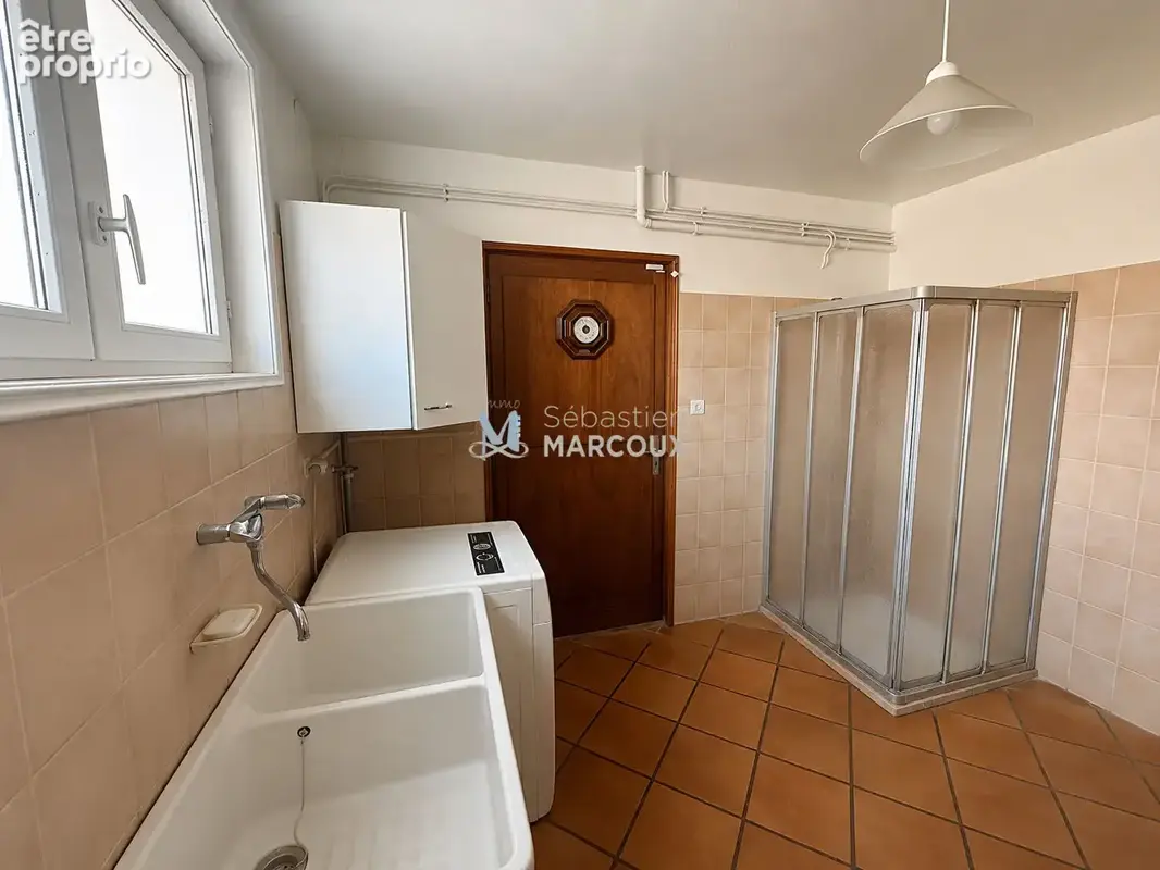 Exclusivité saint romain le puy  corps de ferme 6 pièce(s) 199 m2 - photo 13