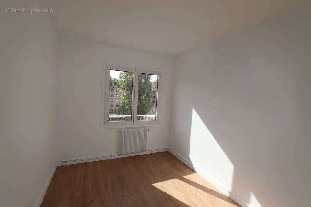 Appartement à CLICHY-SOUS-BOIS