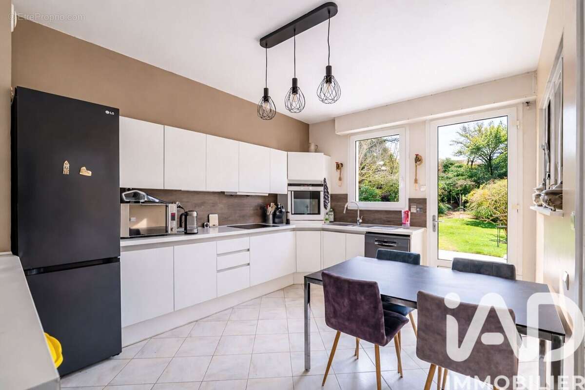 Photo 5 - Maison à YVRE-L'EVEQUE