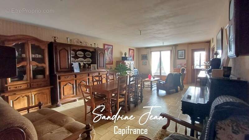 Maison à AUBEVOYE