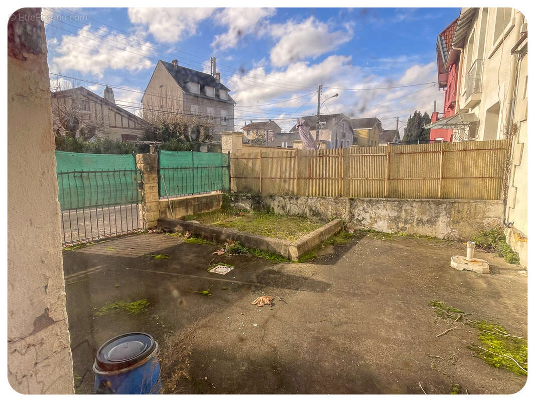 Autre à COULOUNIEIX-CHAMIERS