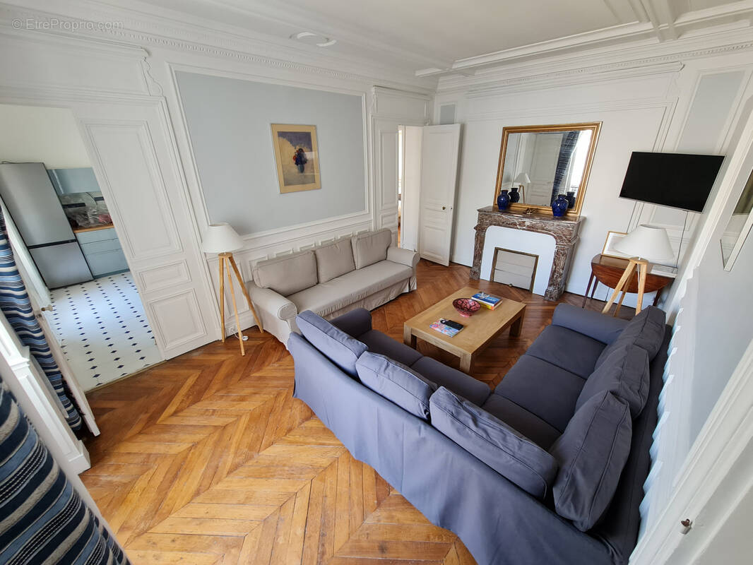 Appartement à PARIS-17E