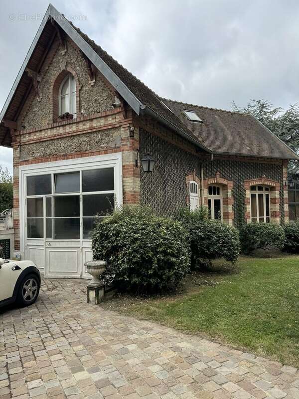 Autre à BRIIS-SOUS-FORGES