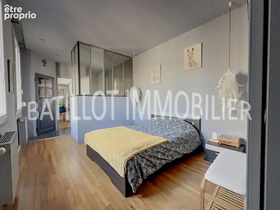 Reims, secteur St Thomas, bel appartement ancien, 2 chambres et très belle pièce de vie. - photo 8