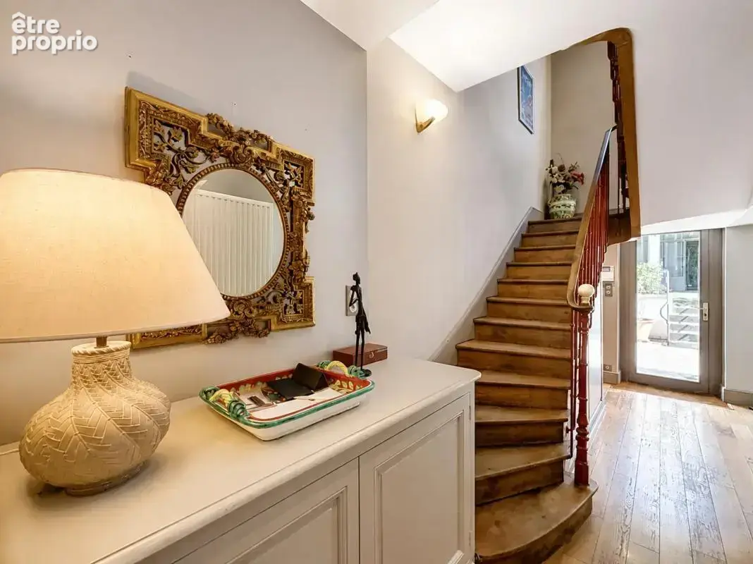 Maison de 9 pièces de 218 m² situé à Vichy - photo 2
