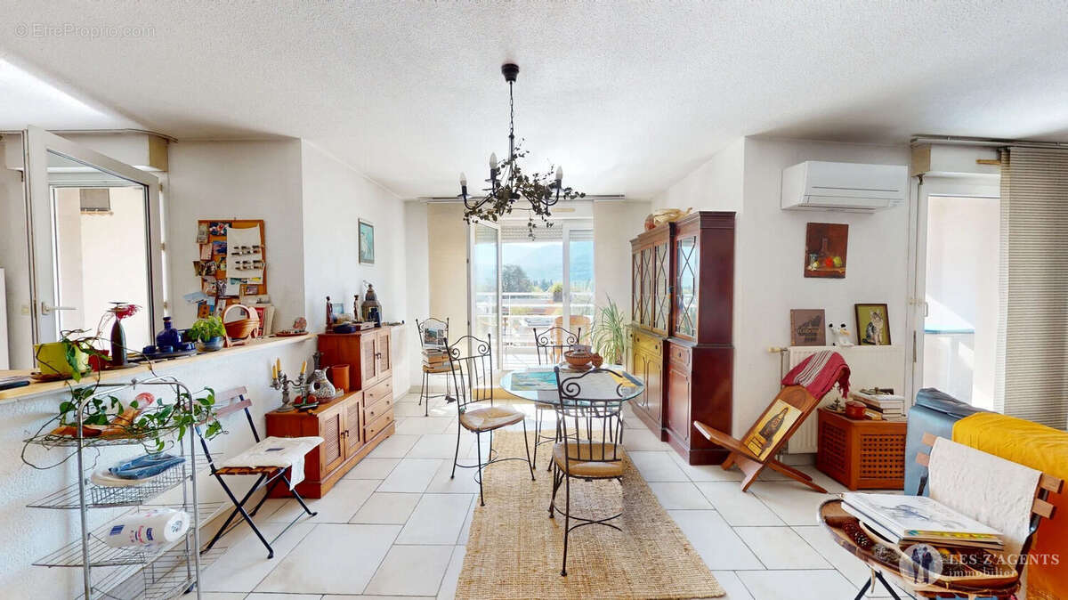 Appartement à SAINT-MARTIN-D'HERES